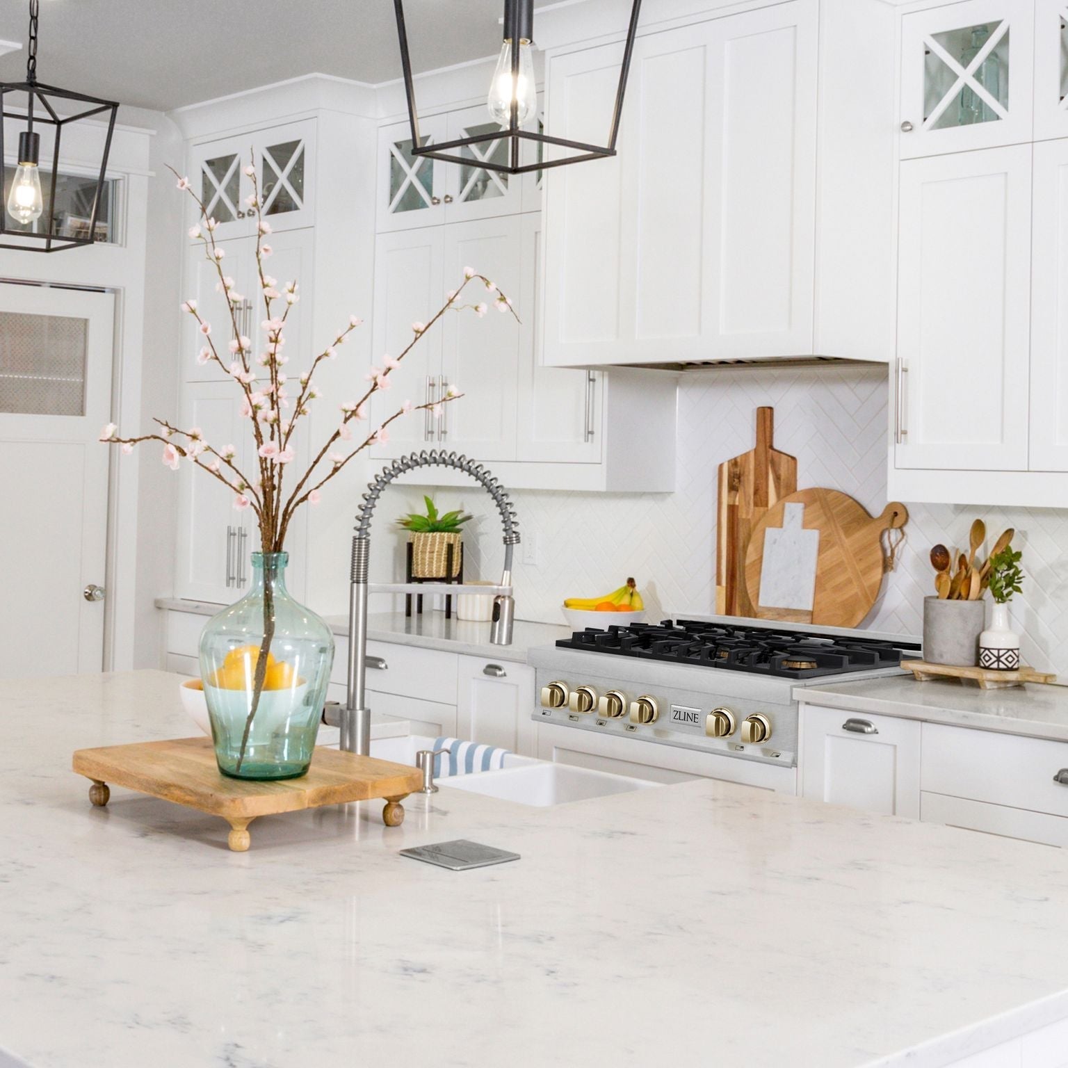 ZLINE Autograph Edition 30 in. Porcelain Rangetop with 4 Gas Burners in DuraSnow® Stainless Steel and Gold Accents, RTSZ-30-G - Smart Kitchen Lab