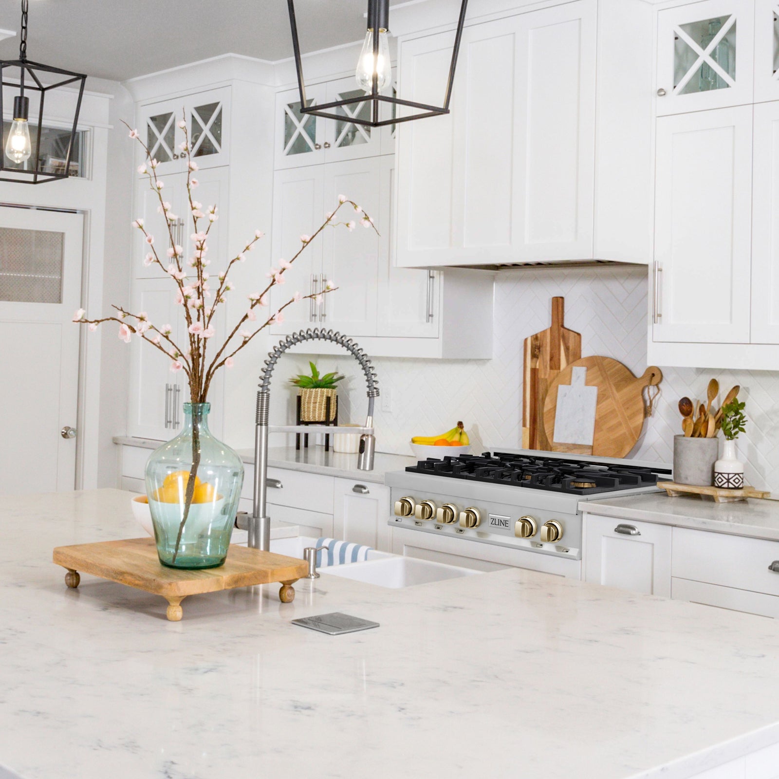 ZLINE Autograph Edition 36 in. Gas Rangetop in Stainless Steel and Gold Accents, RTZ-36-G - Smart Kitchen Lab